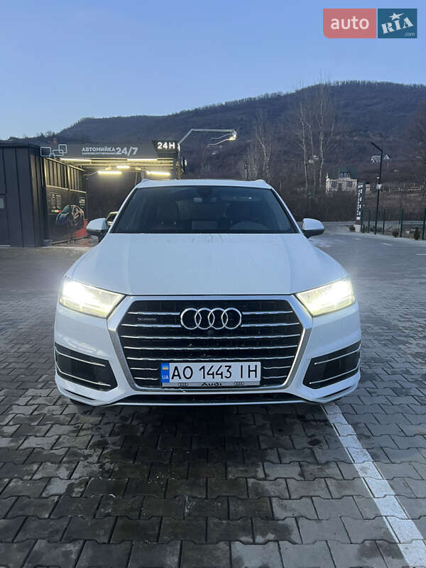 Внедорожник / Кроссовер Audi Q7 2016 в Виноградове