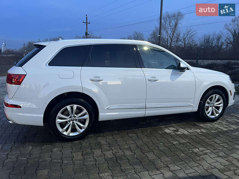 Внедорожник / Кроссовер Audi Q7 2016 в Виноградове