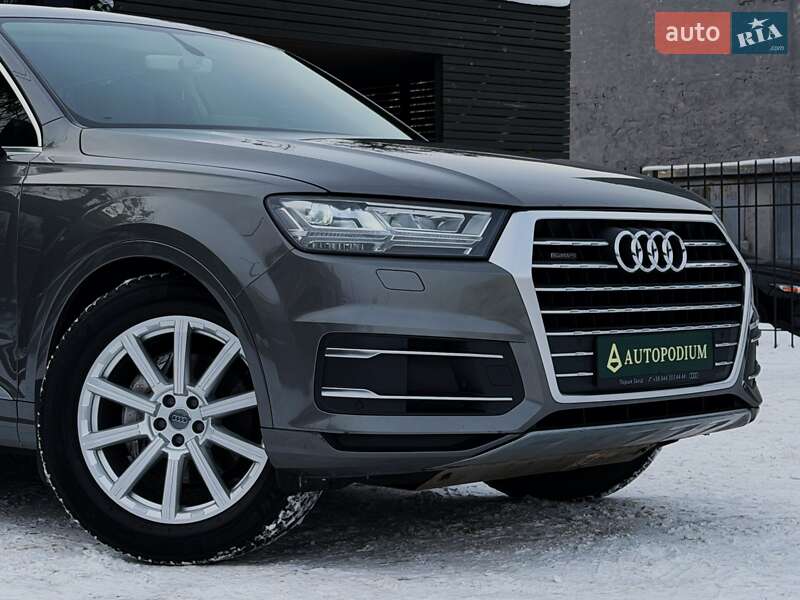 Внедорожник / Кроссовер Audi Q7 2015 в Киеве