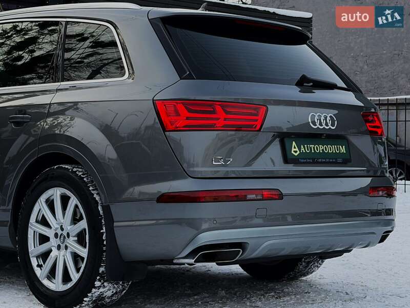 Внедорожник / Кроссовер Audi Q7 2015 в Киеве