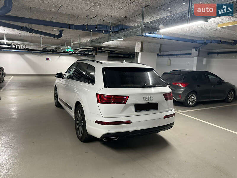 Внедорожник / Кроссовер Audi Q7 2019 в Киеве