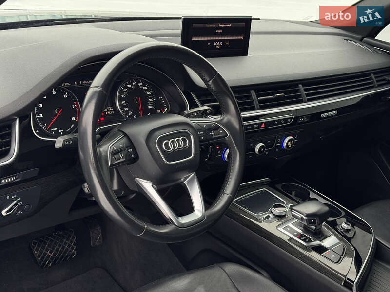 Позашляховик / Кросовер Audi Q7 2017 в Києві