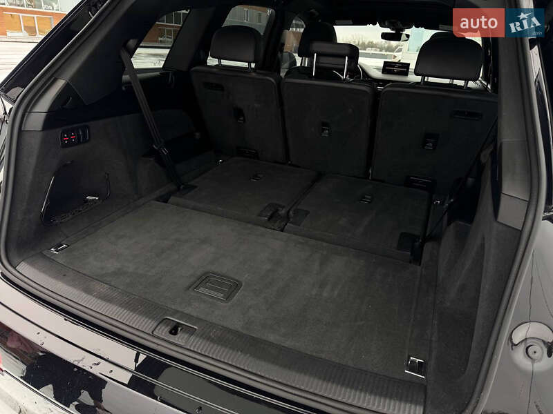 Позашляховик / Кросовер Audi Q7 2017 в Києві