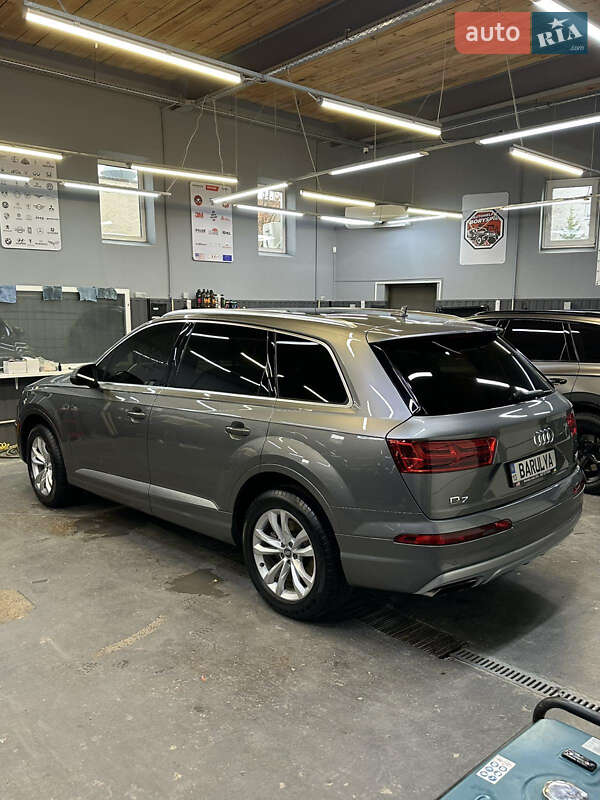 Внедорожник / Кроссовер Audi Q7 2016 в Киеве