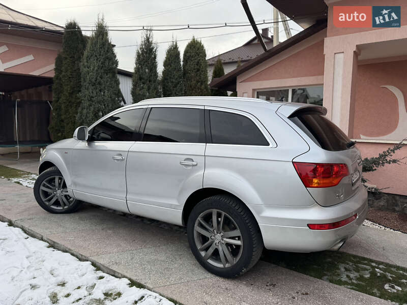 Внедорожник / Кроссовер Audi Q7 2007 в Черновцах