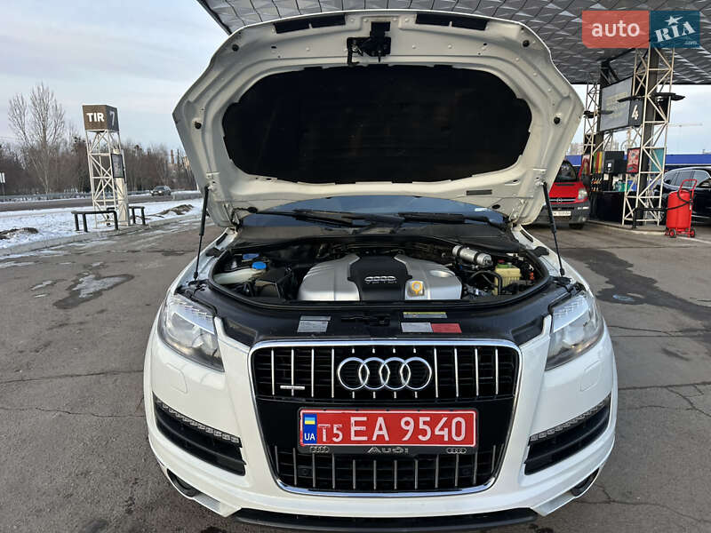 Позашляховик / Кросовер Audi Q7 2014 в Дубні