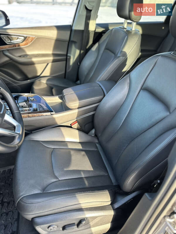 Внедорожник / Кроссовер Audi Q7 2017 в Киеве