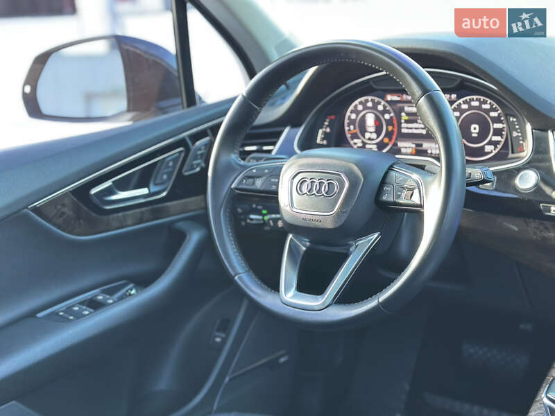 Внедорожник / Кроссовер Audi Q7 2017 в Киеве