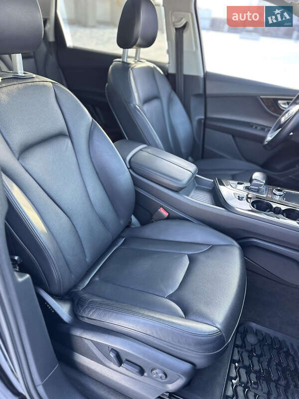 Внедорожник / Кроссовер Audi Q7 2017 в Киеве