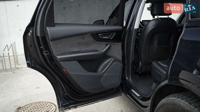 Позашляховик / Кросовер Audi Q7 2017 в Києві фото 26 Позашляховик / Кросовер Audi Q7 2017 в Києві