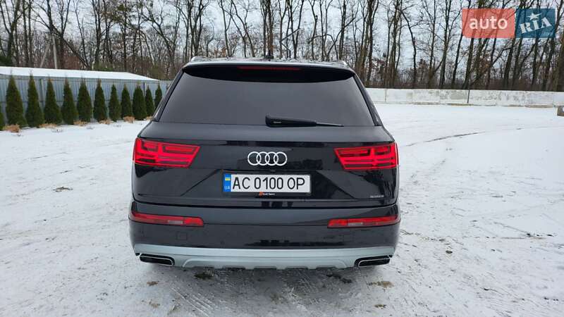 Внедорожник / Кроссовер Audi Q7 2016 в Луцке