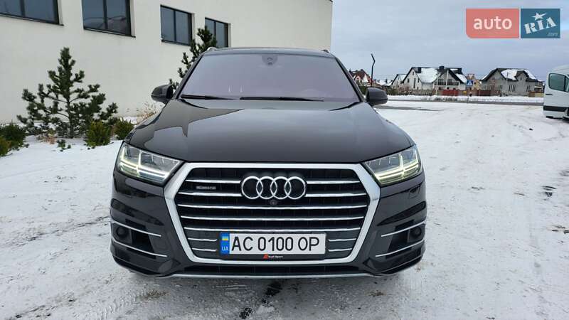 Внедорожник / Кроссовер Audi Q7 2016 в Луцке