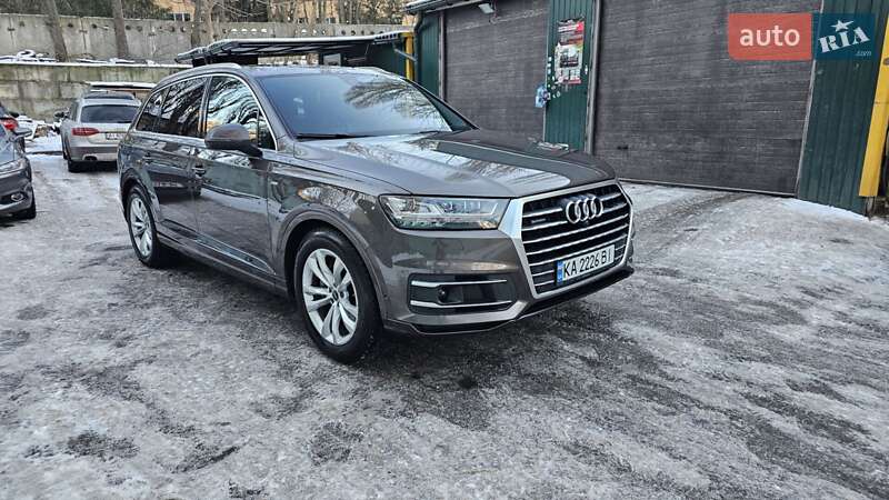 Внедорожник / Кроссовер Audi Q7 2016 в Киеве