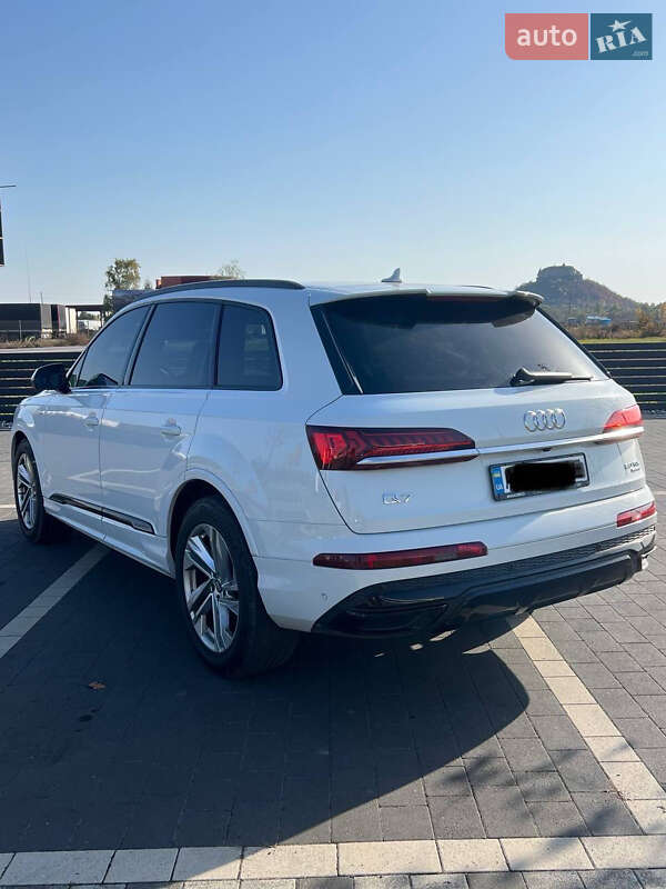 Внедорожник / Кроссовер Audi Q7 2020 в Мукачево