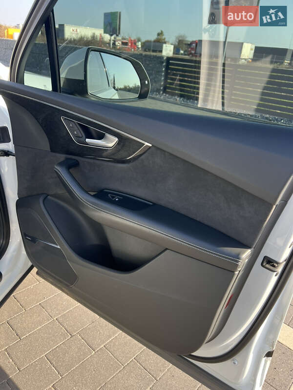 Внедорожник / Кроссовер Audi Q7 2020 в Мукачево