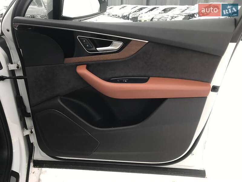 Позашляховик / Кросовер Audi Q7 2017 в Львові