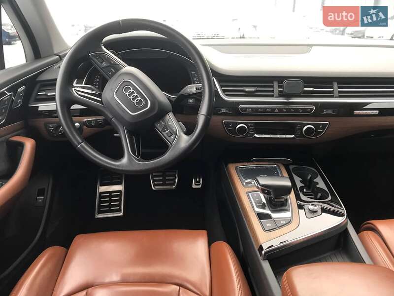 Позашляховик / Кросовер Audi Q7 2017 в Львові