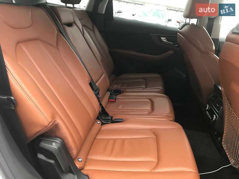 Позашляховик / Кросовер Audi Q7 2017 в Львові