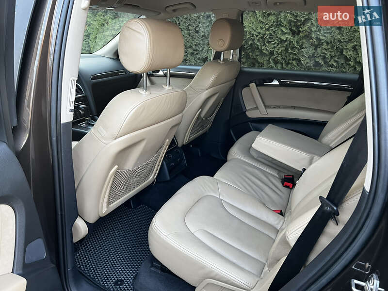 Позашляховик / Кросовер Audi Q7 2011 в Рівному