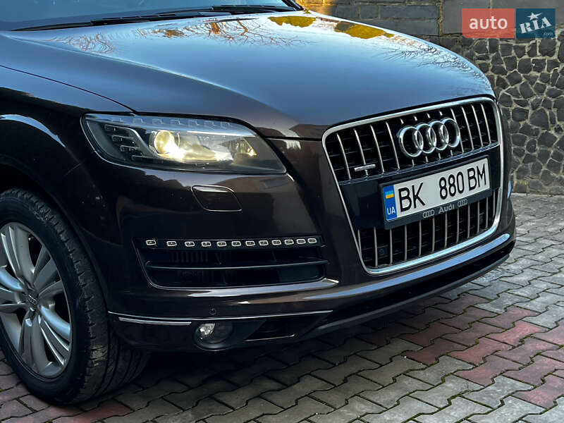 Позашляховик / Кросовер Audi Q7 2011 в Рівному