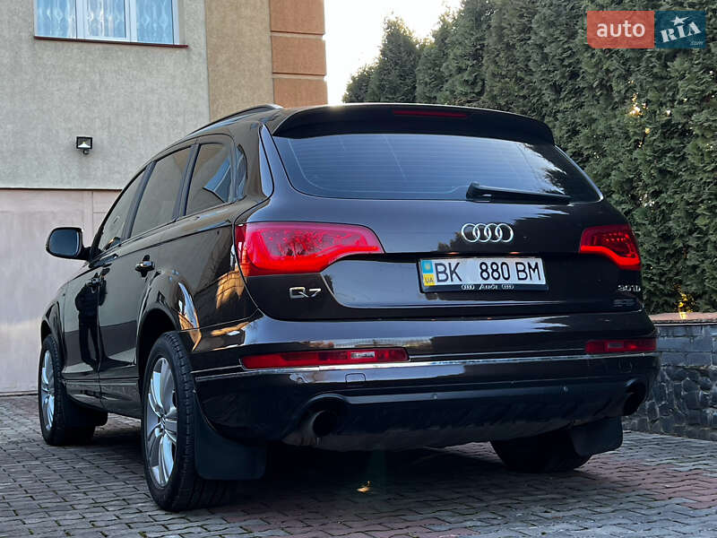 Позашляховик / Кросовер Audi Q7 2011 в Рівному