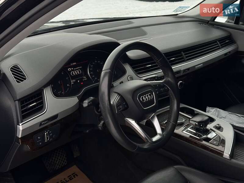 Внедорожник / Кроссовер Audi Q7 2017 в Каменец-Подольском