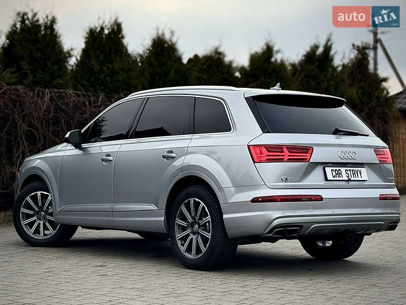 Позашляховик / Кросовер Audi Q7 2017 в Стрию