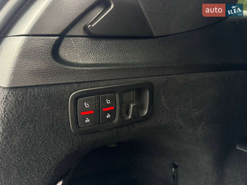 Позашляховик / Кросовер Audi Q7 2017 в Стрию