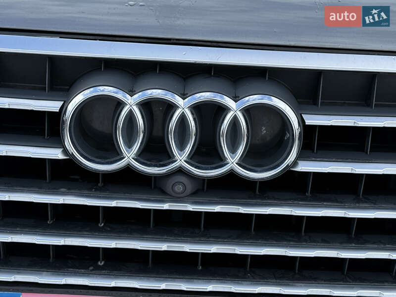 Внедорожник / Кроссовер Audi Q7 2017 в Стрые