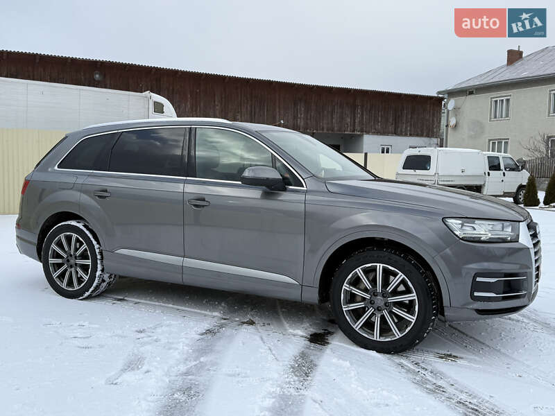 Внедорожник / Кроссовер Audi Q7 2017 в Стрые