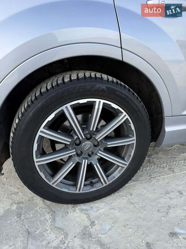 Внедорожник / Кроссовер Audi Q7 2017 в Куликове