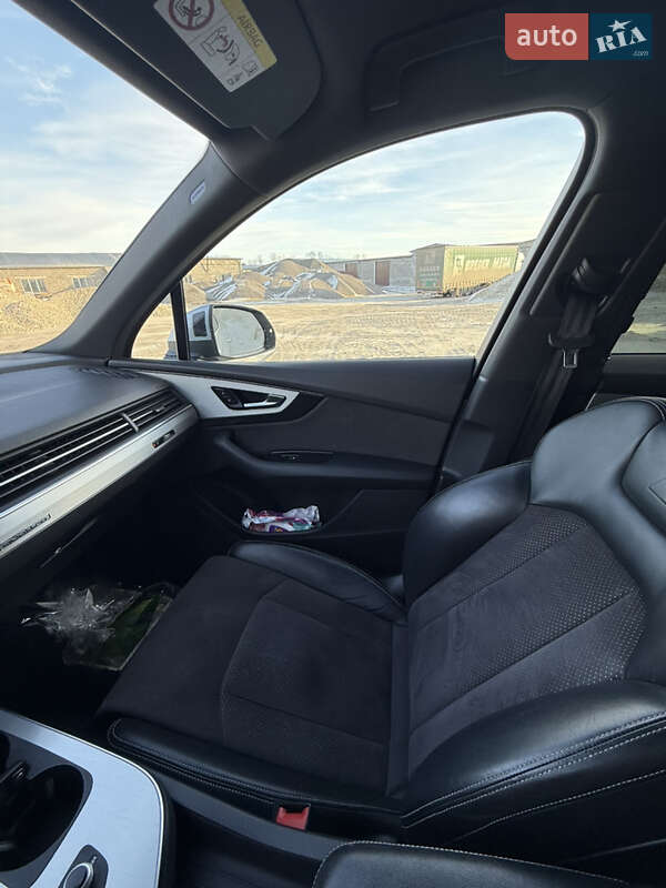 Внедорожник / Кроссовер Audi Q7 2017 в Куликове