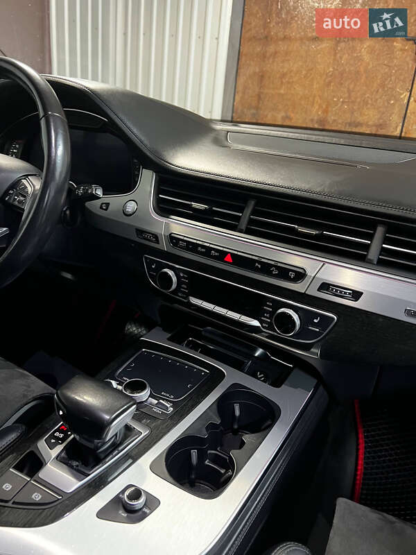 Позашляховик / Кросовер Audi Q7 2015 в Костопілі