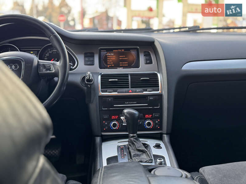 Внедорожник / Кроссовер Audi Q7 2010 в Житомире