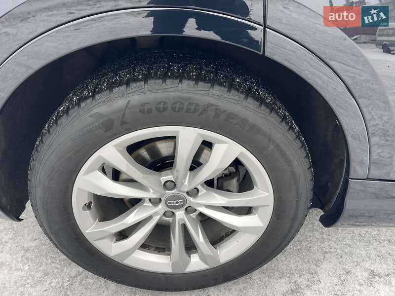 Внедорожник / Кроссовер Audi Q7 2015 в Киеве