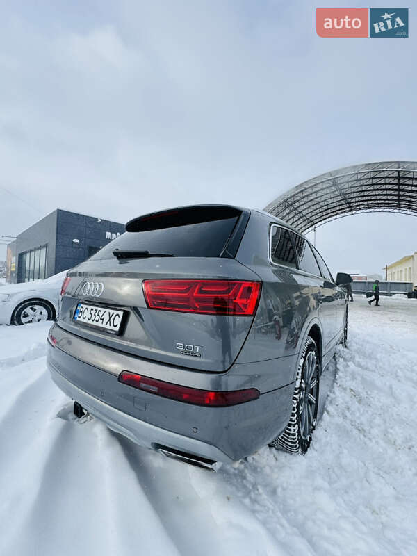 Позашляховик / Кросовер Audi Q7 2017 в Стрию