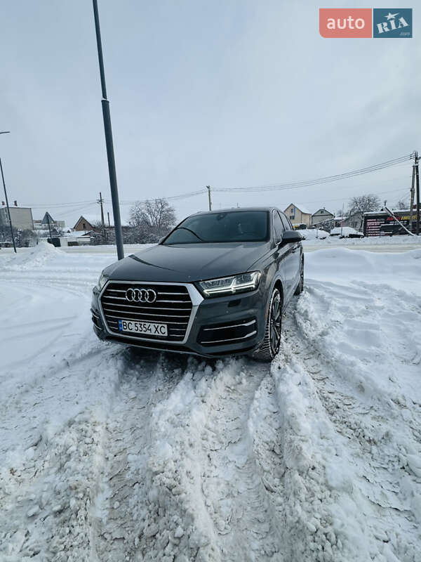 Позашляховик / Кросовер Audi Q7 2017 в Стрию