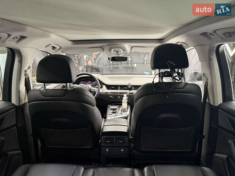 Внедорожник / Кроссовер Audi Q7 2016 в Шполе