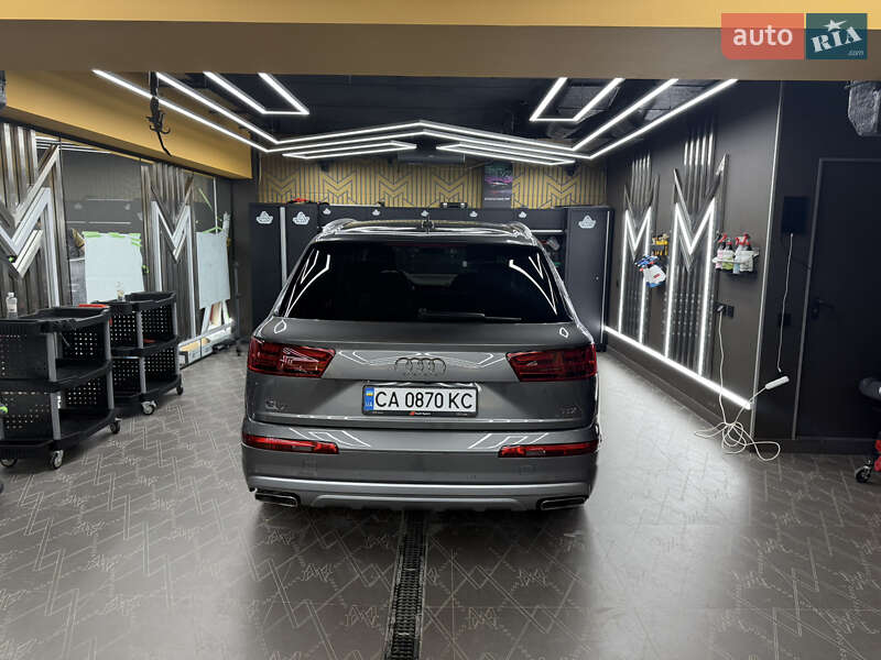 Внедорожник / Кроссовер Audi Q7 2016 в Шполе