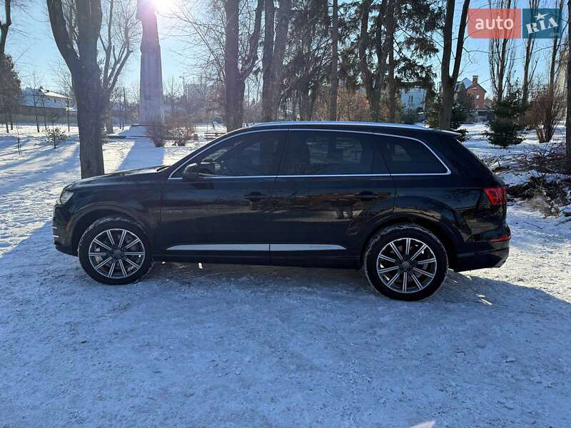 Внедорожник / Кроссовер Audi Q7 2016 в Киеве