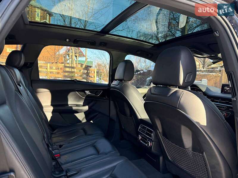 Внедорожник / Кроссовер Audi Q7 2016 в Киеве