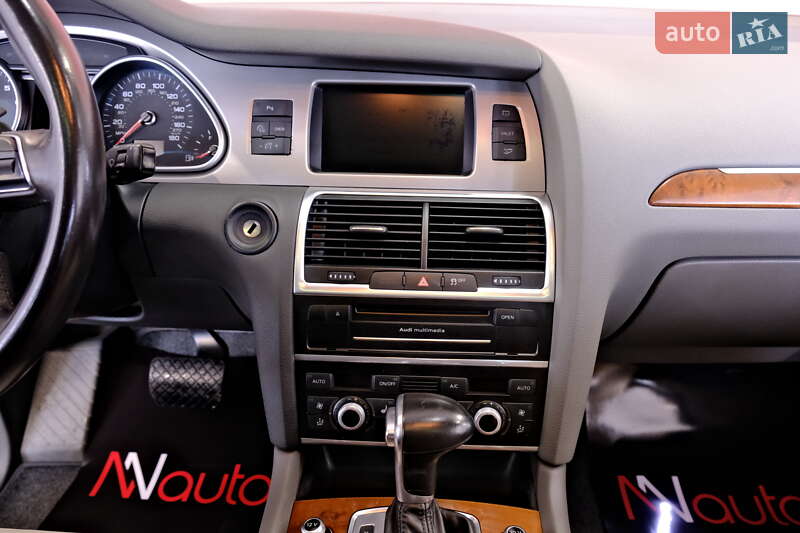 Позашляховик / Кросовер Audi Q7 2015 в Одесі