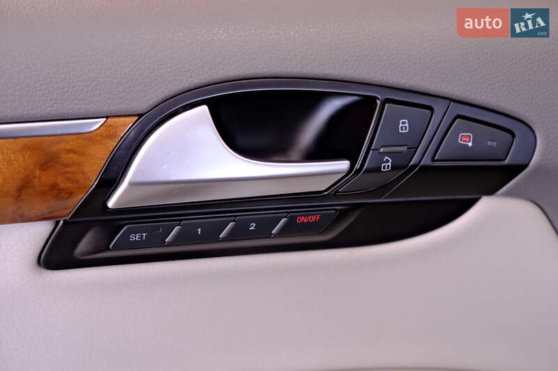 Позашляховик / Кросовер Audi Q7 2015 в Одесі