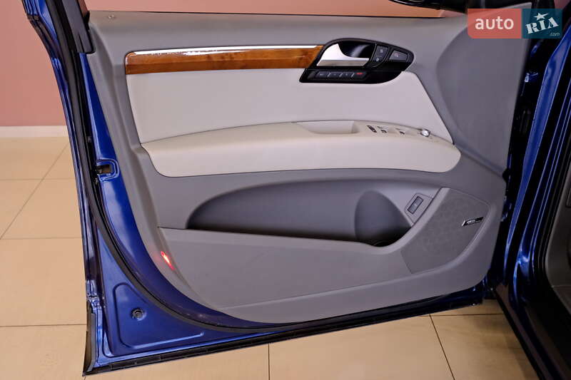 Позашляховик / Кросовер Audi Q7 2015 в Одесі