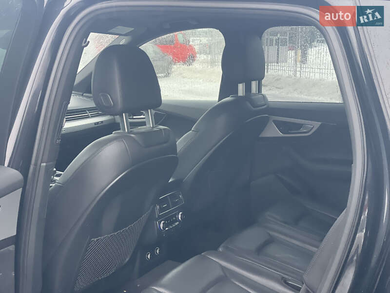 Внедорожник / Кроссовер Audi Q7 2018 в Киеве