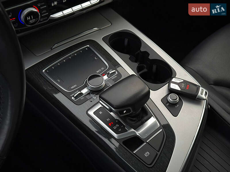 Внедорожник / Кроссовер Audi Q7 2018 в Киеве