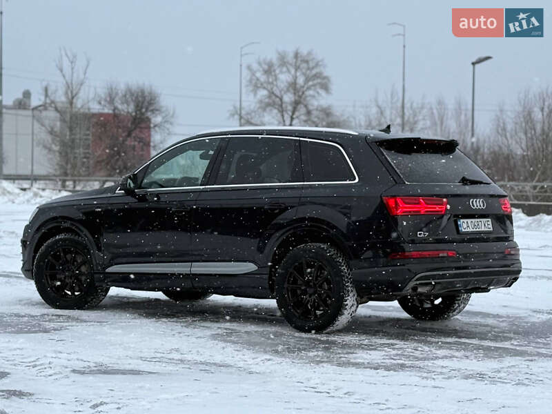 Внедорожник / Кроссовер Audi Q7 2018 в Киеве