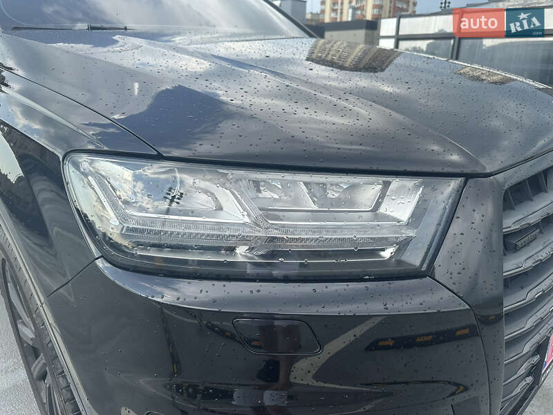 Внедорожник / Кроссовер Audi Q7 2016 в Киеве