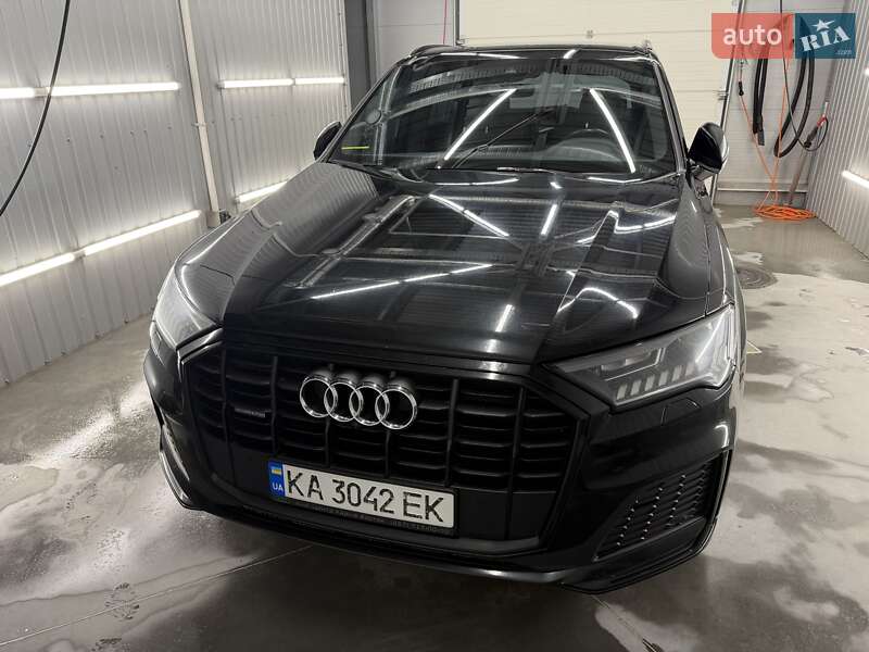 Внедорожник / Кроссовер Audi Q7 2021 в Киеве