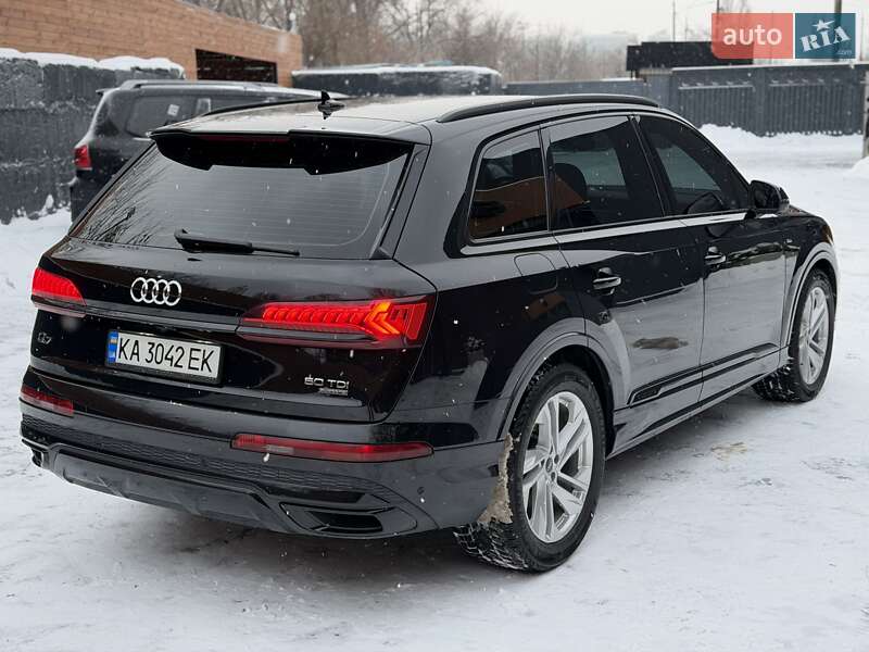 Внедорожник / Кроссовер Audi Q7 2021 в Киеве